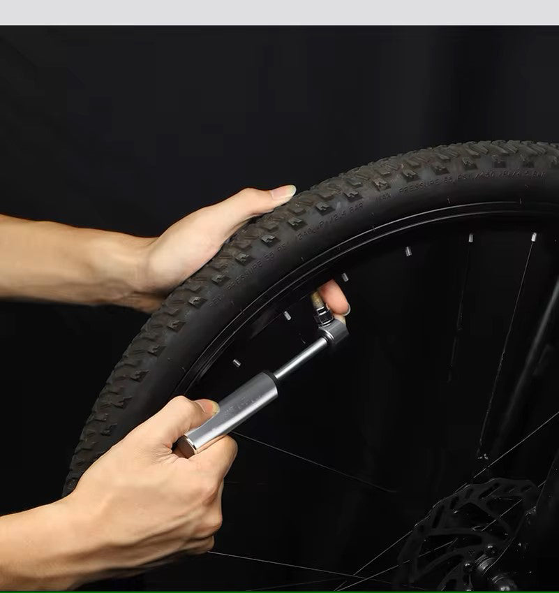 空気入れ　【軽量・ 超小型】　仏式 英式 米式 ボール 対応　